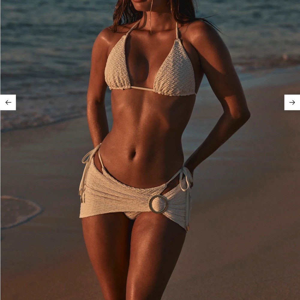 Brand NWT Monday Swimwear Hanalei bikini top in ivory crochet size small